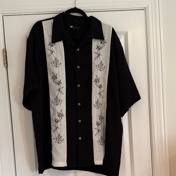 Other - Men's Black and White Button-Up Shirt